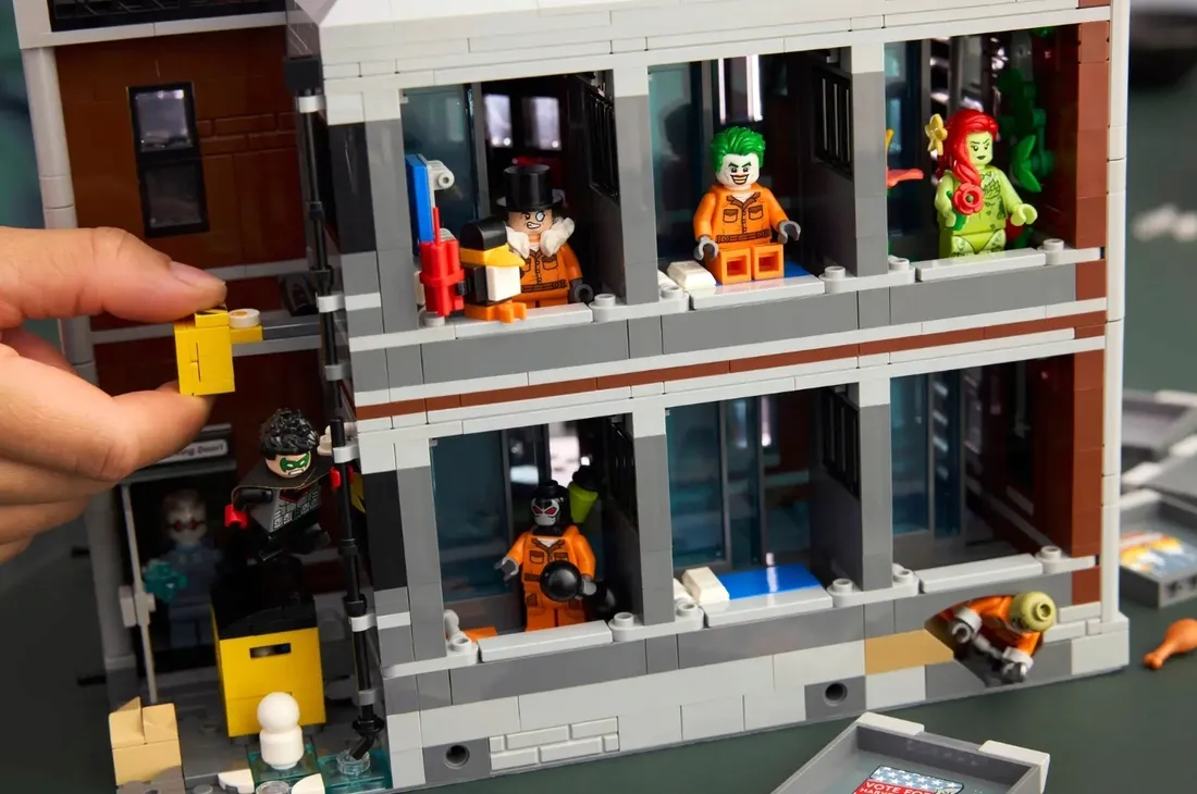 lego-76300-dc-arkham-asylum-stan-nowy