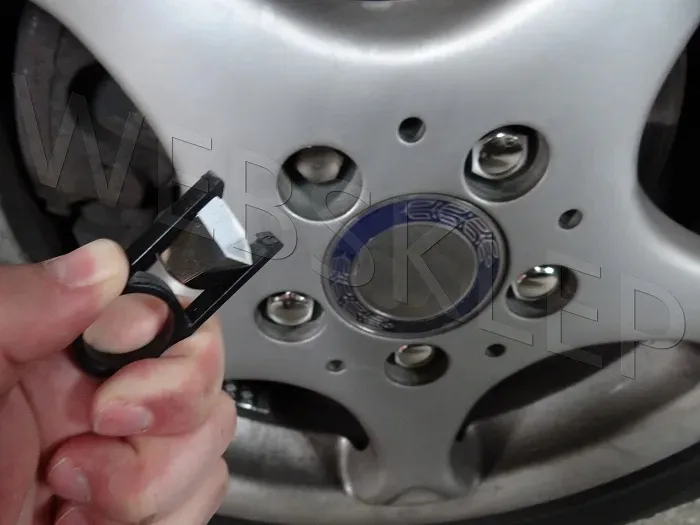 nakladki-nakretki-na-sruby-chrom-srube-tanio-19mm