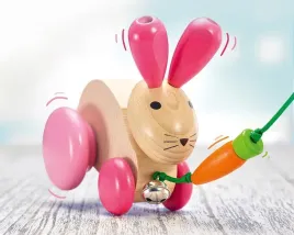 selecta-kroliczek-drewniany-na-sznurku-z-dzwonkiem