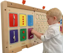 masterkidz-tablica-scienna-otwieranie-i-zamykanie-zamkow-suwaki-guziki-mont