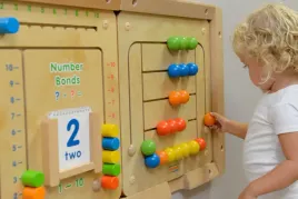 masterkidz-tablica-scienna-edukacyjna-labirynt-koraliki-montessori