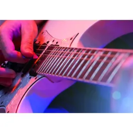obraz-na-plotnie-canvas-gitara-rock-neon-styl-muzyczny-70x80
