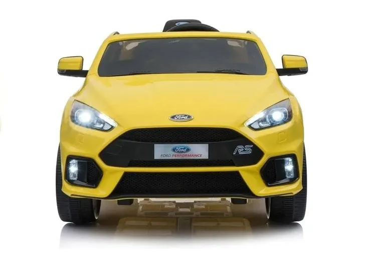 auto-na-akumulator-ford-focus-rs-zolte