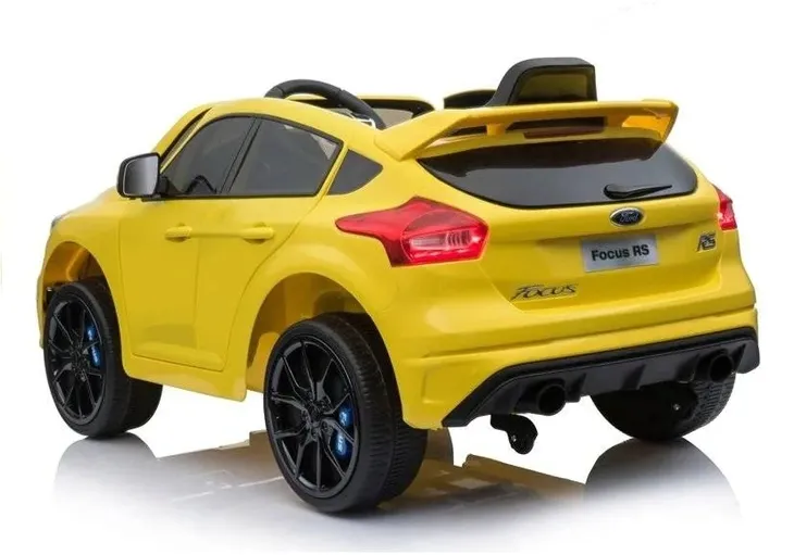 auto-na-akumulator-ford-focus-rs-zolte