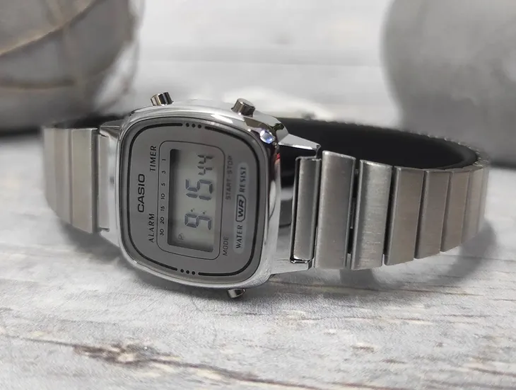 zegarek-casio-la670wea-7ef-retro-stan-nowy