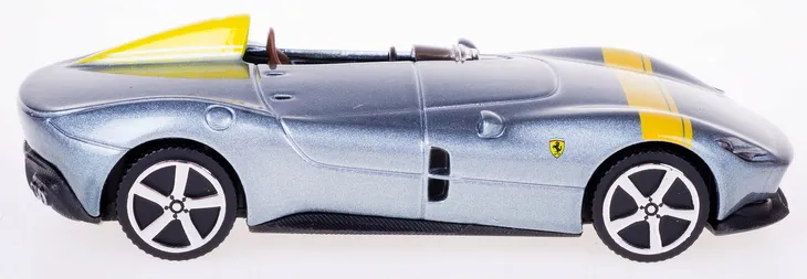 ferrari-monza-sp1-1-18-model-samochodu-24-cm-marka-bburago-stan-nowy