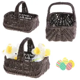 ciemny-recznie-robiony-wiklinowy-koszyczek-koszyk-wielkanocny-na-swieconke