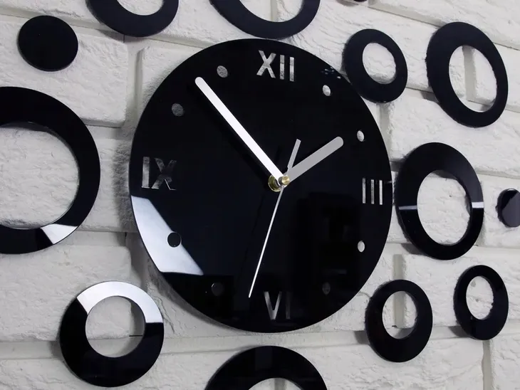 zegar-scienny-ultra-cichy-ring-czarny-marka-modernclock