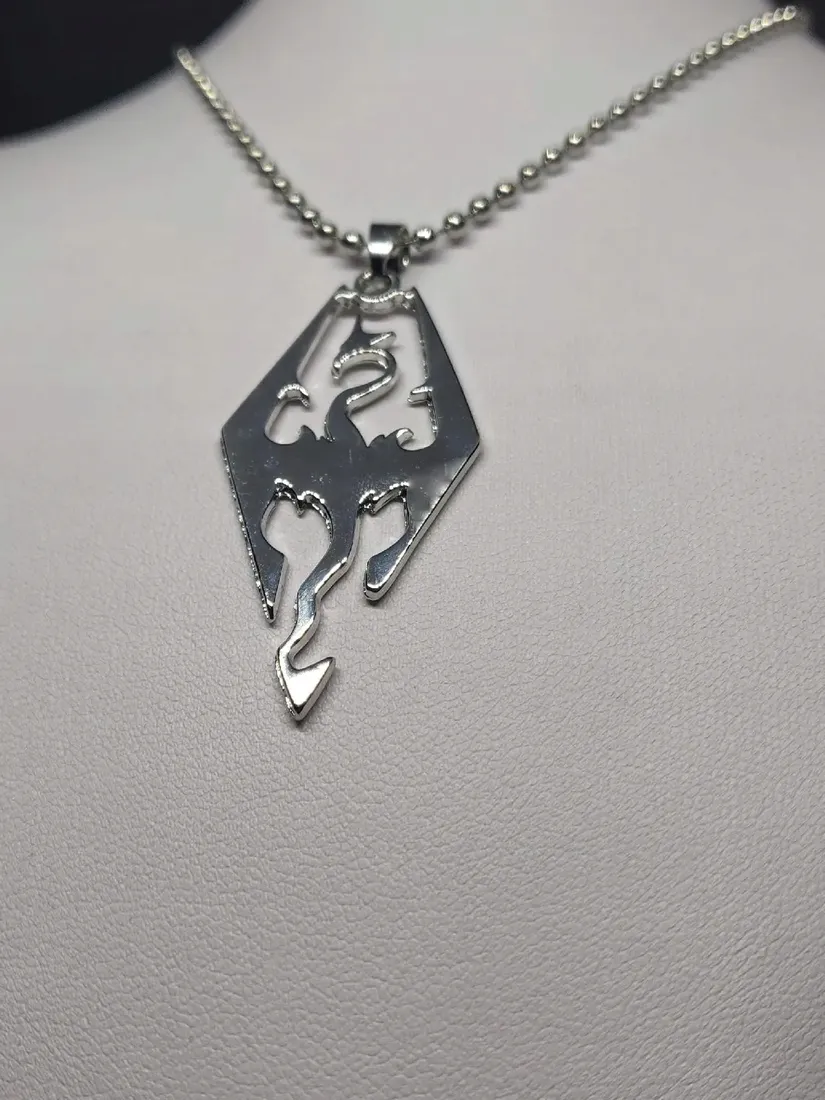 smoczy-amulet-naszyjnik-the-elder-scrolls-skyrim-stan-nowy