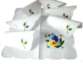komplet-serwetek-z-haftem-lowickim-bratki