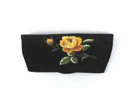czarne-etui-na-okulary-z-haftem-lowickim-zolta-roza