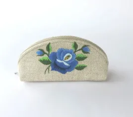 mala-lniana-kosmetyczka-etui-na-okulary-z-niebieska-lowicka-roza
