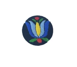 czarna-broszka-z-haftem-kaszubskim