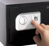 sejf-opticum-eclipse-ze-skanerem-linii-papilarnych-zamek-szyfrowy-elektroniczny