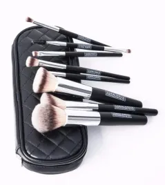 zestaw-8-pedzli-3d-tommi-white-etui-pedzle
