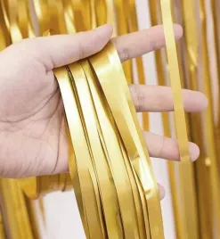 kurtyna-imprezowa-zlota-matowa-100x200cm-tlo-scianka-do-zdjec-urodziny