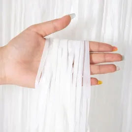 kurtyna-imprezowa-biala-100x200cm-tlo-scianka-do-zdjec-urodziny-komunia