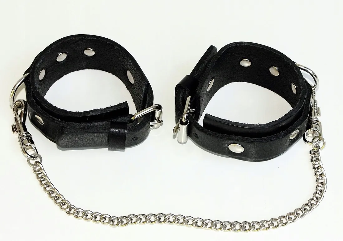 kajdanki-bdsm-erotic-dreams-marka-red-corner