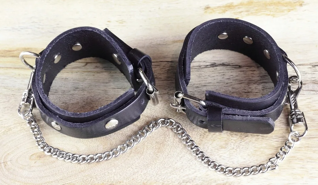 kajdanki-bdsm-erotic-dreams