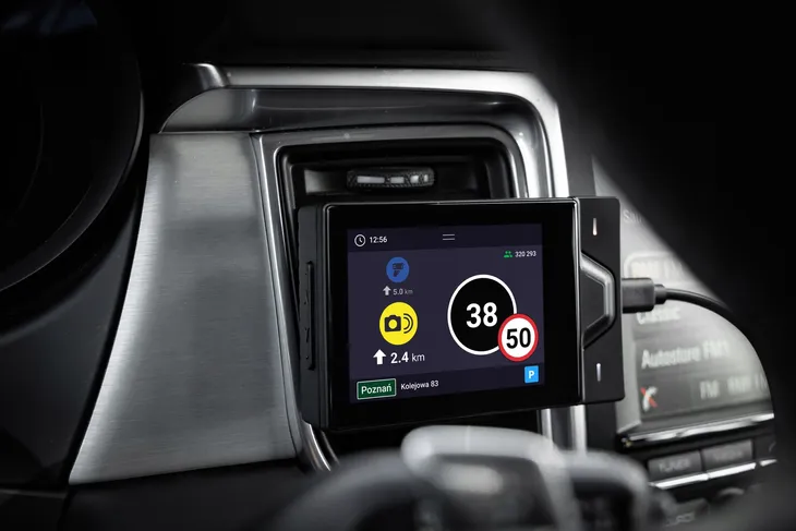 antyradar-yanosik-rs-waga-z-opakowaniem-0-3-kg-model-rs