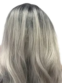 szara-peruka-ombre-damska-syntetyczna-dlugosc-70cm-lekko-falowane-wlosy