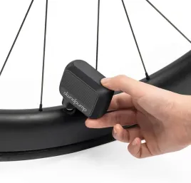 pompka-elektryczna-bezprzewodowa-dwndpump-kompresor-inflator-zestaw-hit