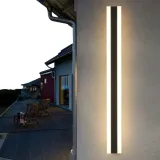 dluga-lampa-scienna-led-ip60-kolor-czarny