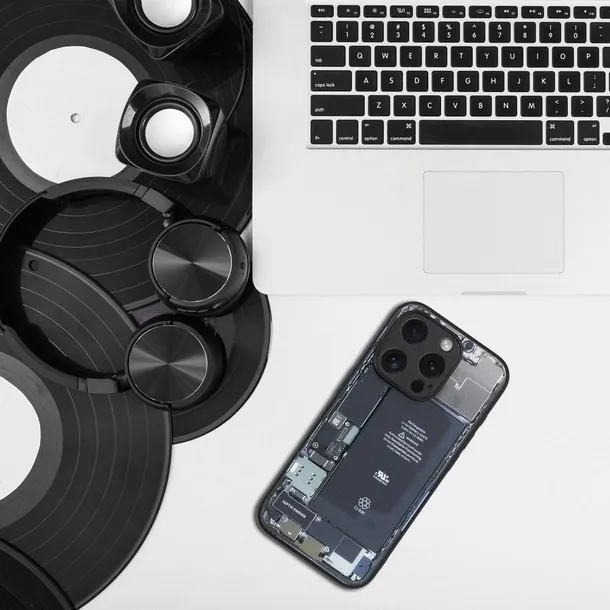 futeral-do-iphone-15-pro-max-tech-wzor-2-material-inny