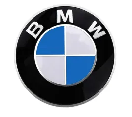 emblemat-bmw-82mm-maska-przod-niebiesko-bialy-znak-logo-zamiennik-premium-q