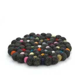 podkladka-pod-gorace-naczynia-cilio-lana-nero-sred-21-cm-owcza-welna-cz