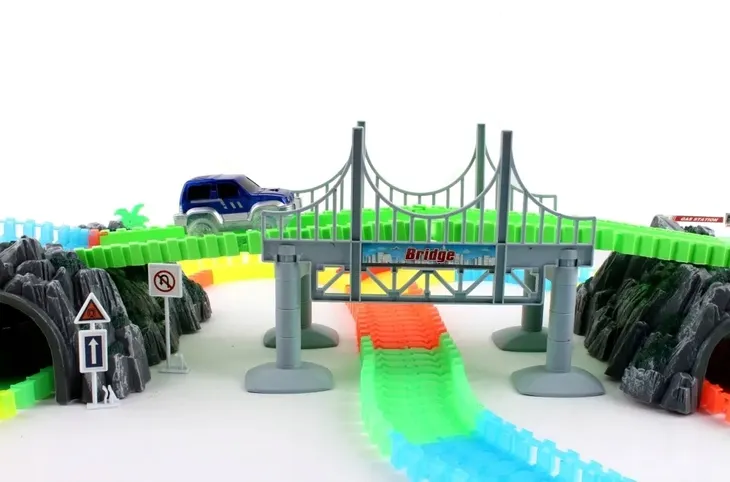 tor-samochodowy-magic-track-2-autka-5m-bohater-brak