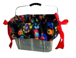 wklad-wysciolka-do-koszyka-na-rower