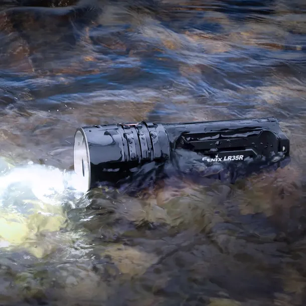 latarka-led-fenix-lr35r-maksymalna-sila-swiatla-10000-lm