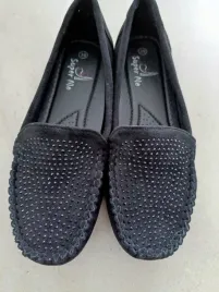 wygodne-buty-zamszowe-z-krysztalkami