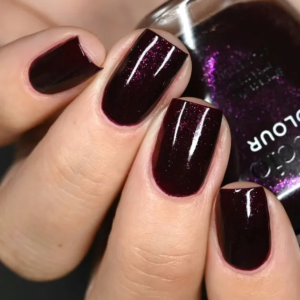 cuccio-bordowy-lakier-do-paznokci-z-drobinkami-the-it-girl-1349-marka-cuccio