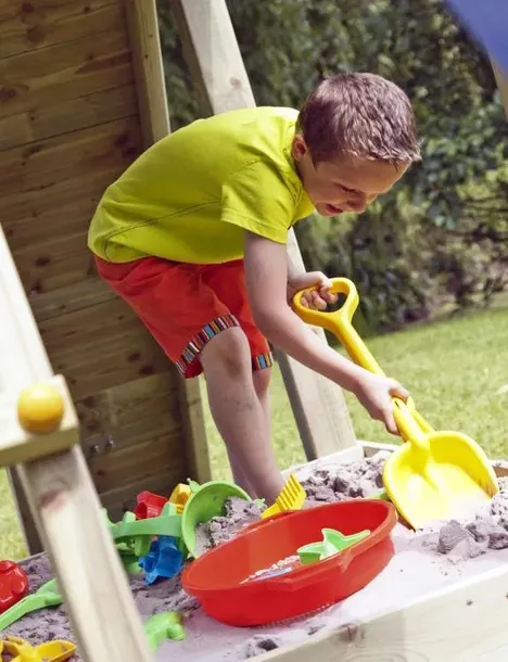 plac-zabaw-do-ogrodu-zamek-plus-zlozony-z-2-hustawek-pojedynczych-domku-piaskownicy-scianki-wspinaczkowej