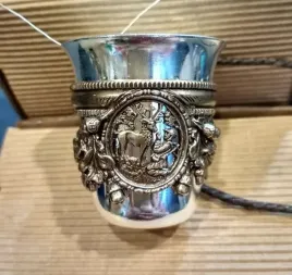 kieliszek-mysliwego-kulawka-mosiezna-sw-hubert