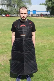 fartuch-ochronny-dla-pozoranta-ze-skorydlugi