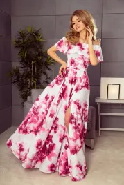 dluga-suknia-z-hiszpanskim-dekoltem-duze-rozowe-kwiaty