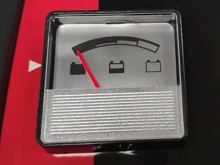 prostownik-ladowarka-do-akumulatora-12v-8a-amio-stan-nowy-marka-inny