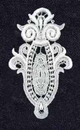 naprasow-koronkowa-medalion