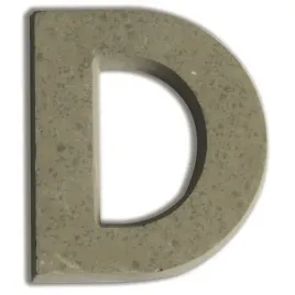litera-d-z-betonu-h-76-cm