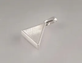 zawieszka-trojkatna-24x19x19-mm