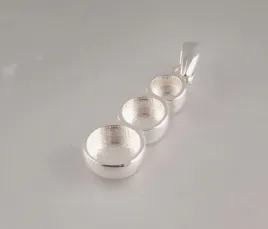 zawieszka-trzy-kolka-27x11-mm