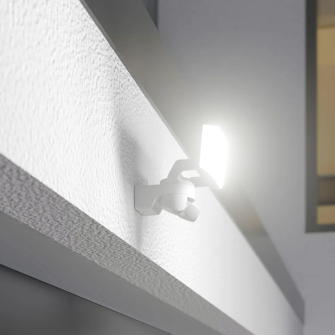 steinel-reflektor-led-xled-protect-s-bialy