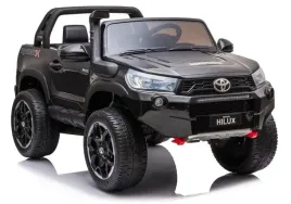 auto-na-akumulator-toyota-hilux-czarny-lakierowany