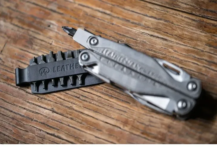 zestaw-bitow-survival-leatherman-bit-kit-931014-stan-nowy