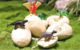 12x-jajo-z-dinozaurem-wykopaliska-z-narzedziami-maly-archeolog-karty