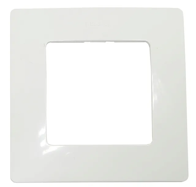 legrand-niloe-ramka-pojedyncza-biala-665001-marka-legrand
