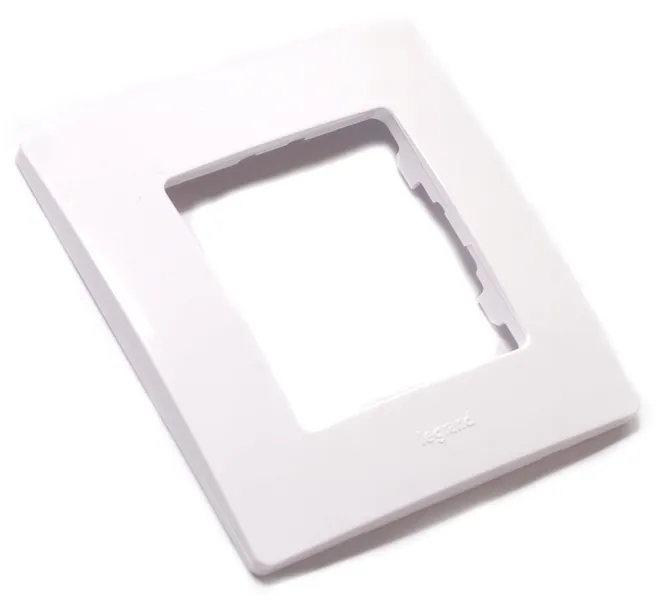 legrand-niloe-ramka-pojedyncza-biala-665001-stan-nowy-rodzaj-pojedyncza